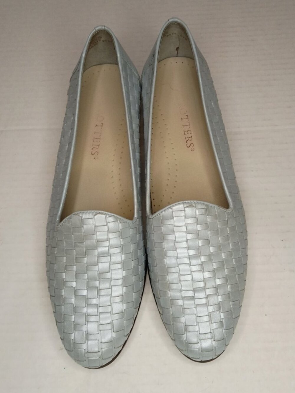Trotters Liz Silver Woven Leather Loafers Flats 8.5 N Narrow